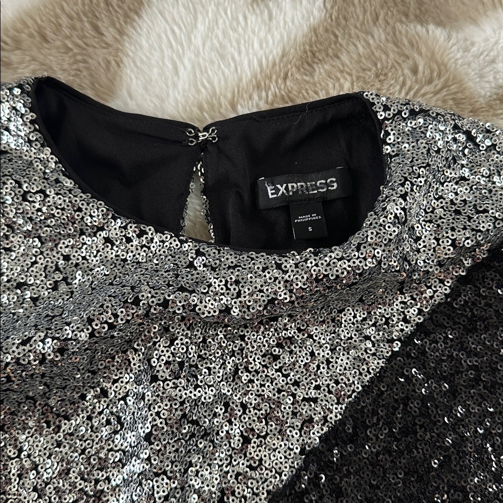 Express sequin body suit - Picture 2 of 4